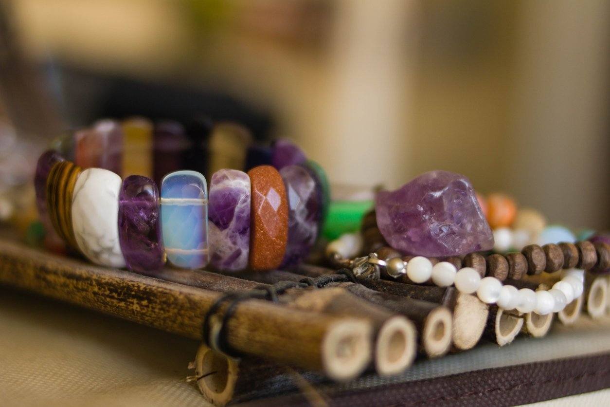 Guide on How To Use Crystal Bracelets for Chakra Training