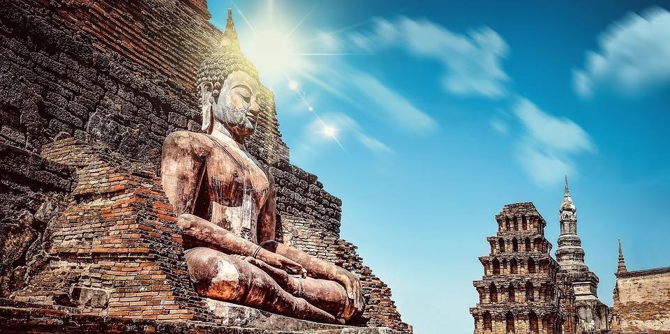 Effective Ancient Ways to Meditate with Crystals for Saving your Soul