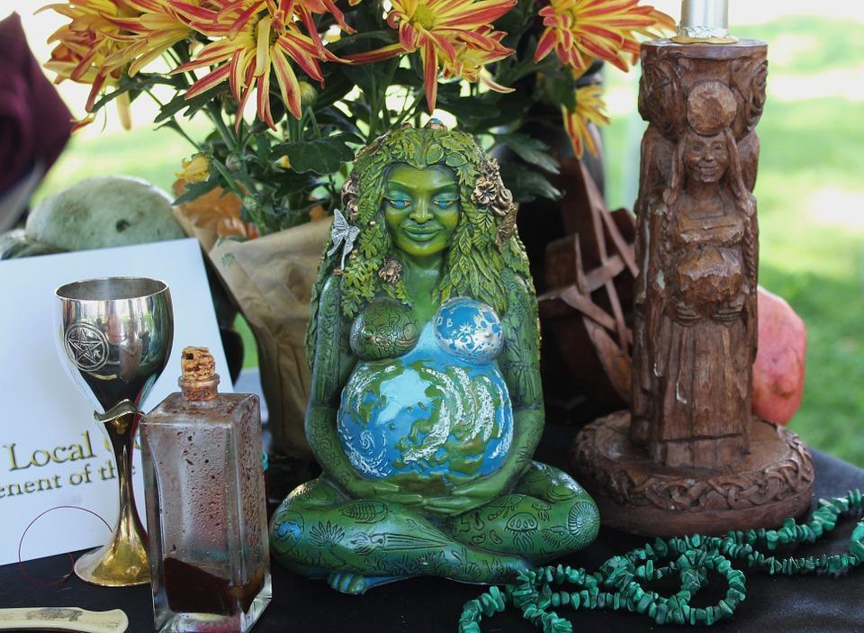 How to Make a Healing Crystals Altar That Spins Magic
