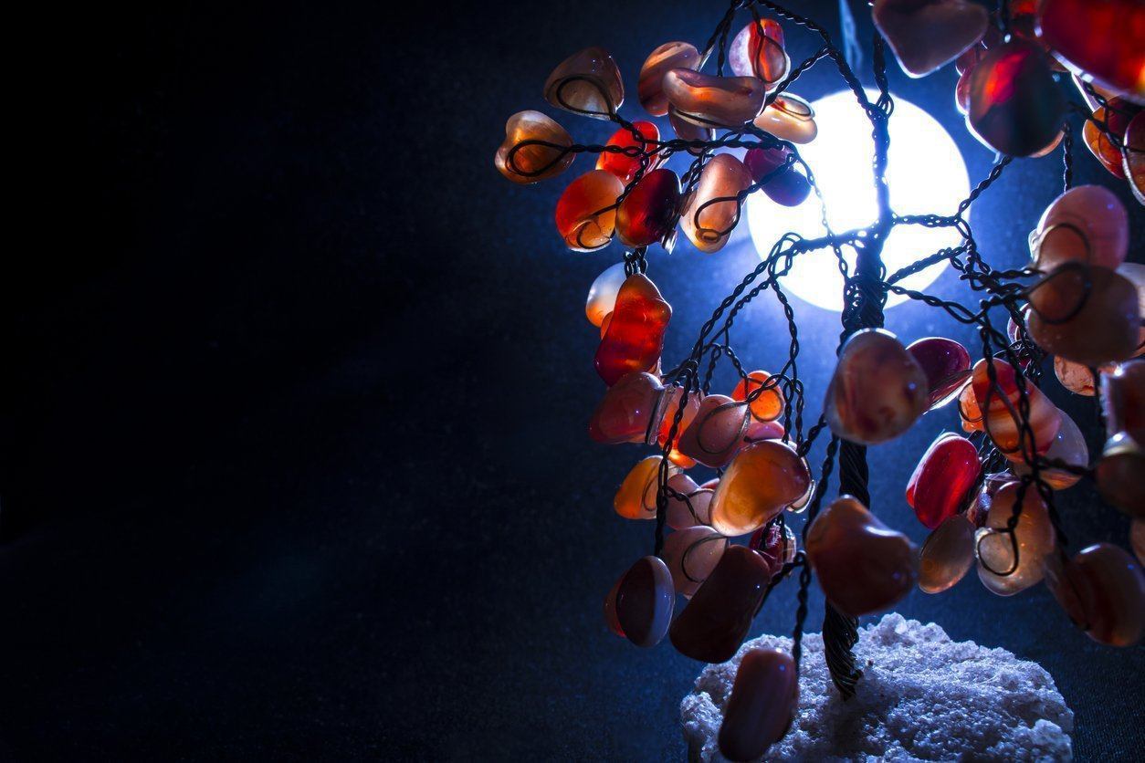 Your Complete Guide To Full Moon Crystal Cleanse