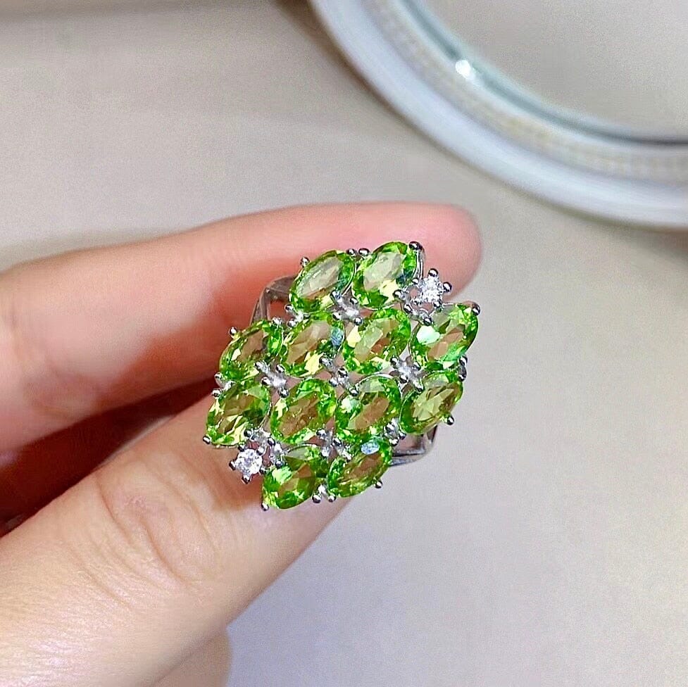12 Piece Grand Circle Peridot 925 Silver RingRing