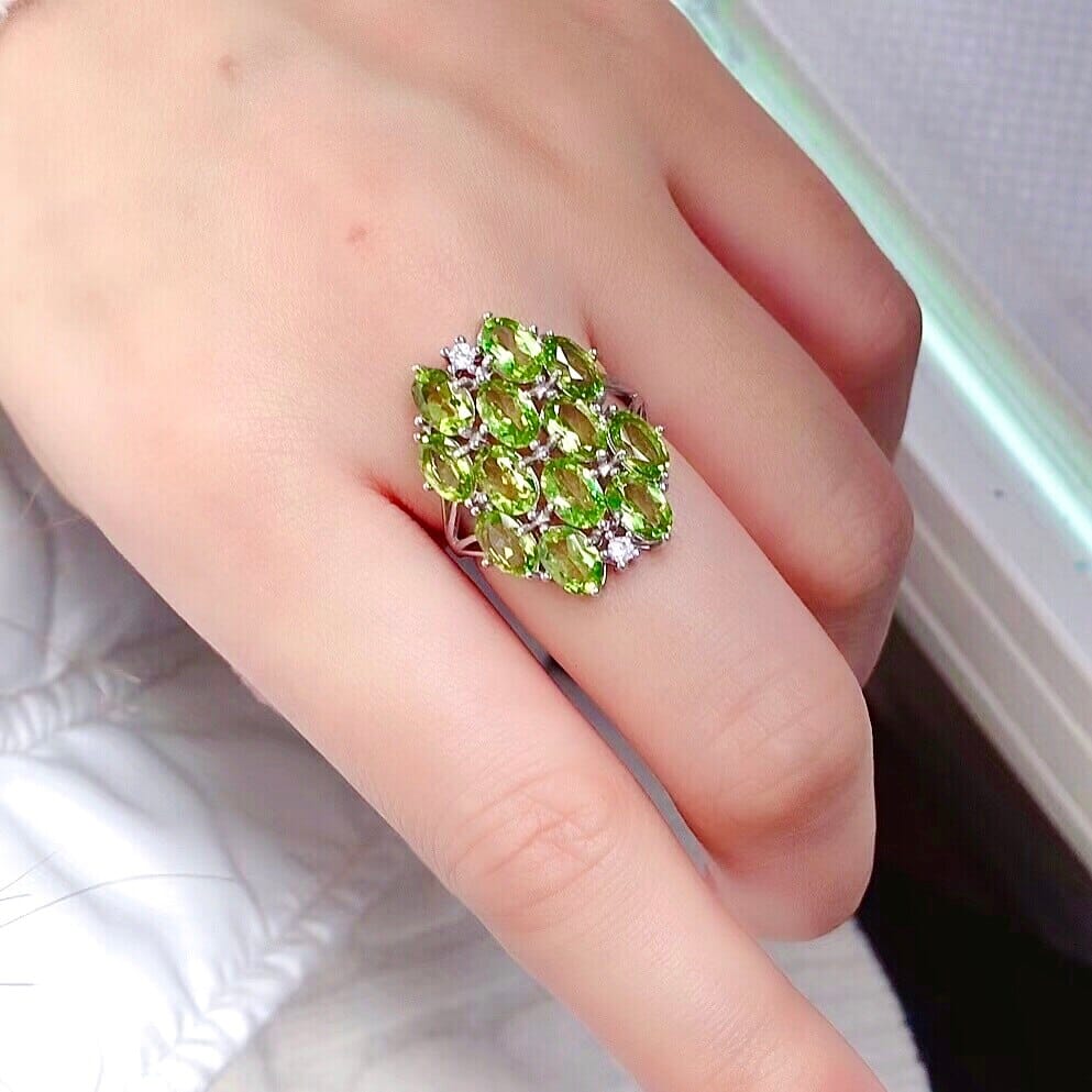 12 Piece Grand Circle Peridot 925 Silver RingRing