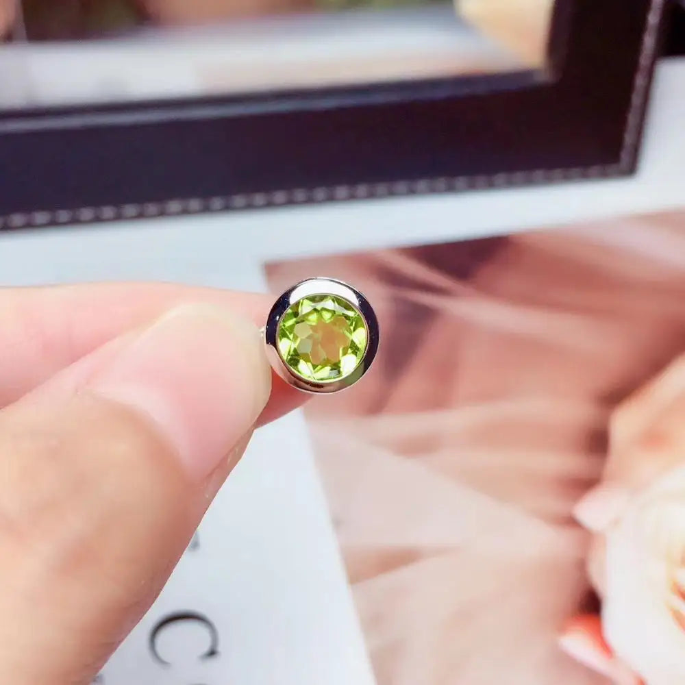 Chic Green Peridot Gemstone pendant for women