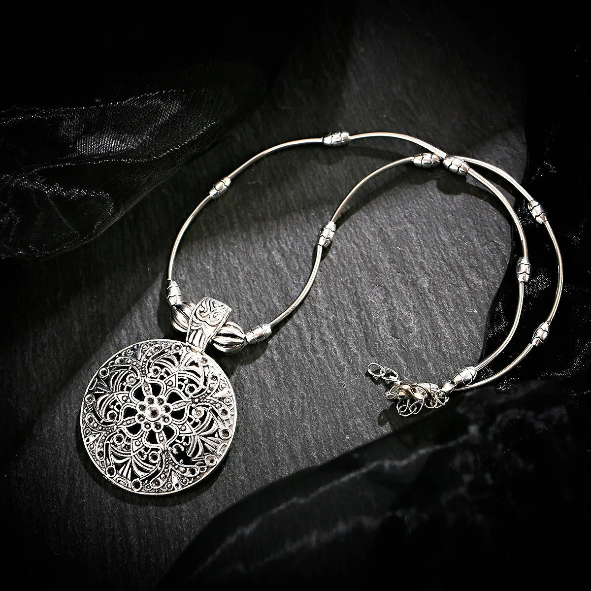 2024 Ethnic Hand Pendant Necklace Vintage TurquoisesNA1004