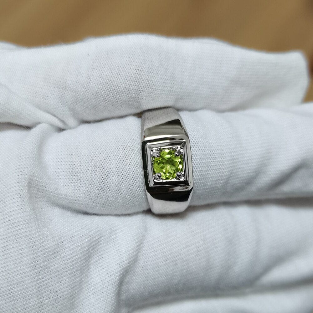 Natural Green Peridot Men Ring 925 Silver Well Polished 5.5mm Gemstone0