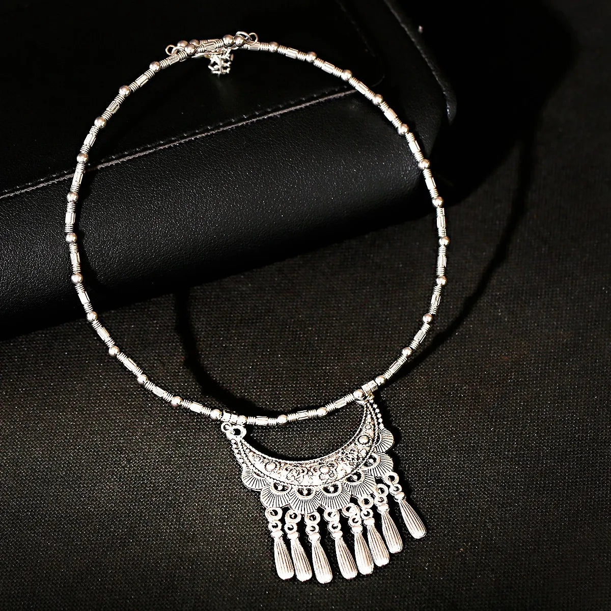 2024 Ethnic Hand Pendant Necklace Vintage TurquoisesNA1150