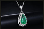 9 Karat Pendant Pear-Shaped Emerald Necklace