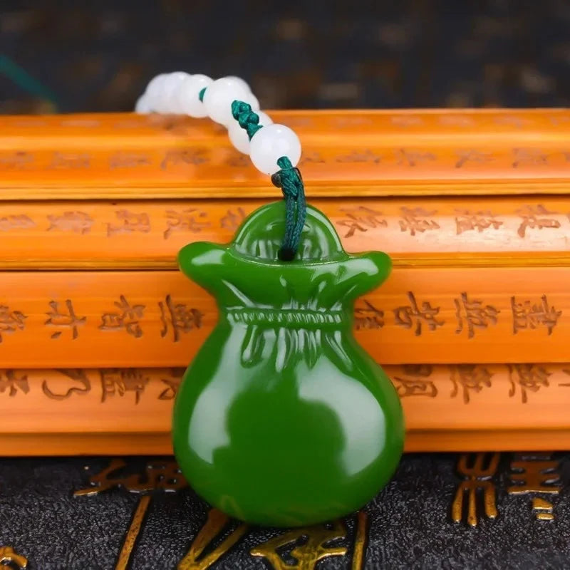 Natural Green Hand-Carved Lucky Bag Jade Pendant Fashion Boutique Jewelry Men and Women Money Bag Necklace