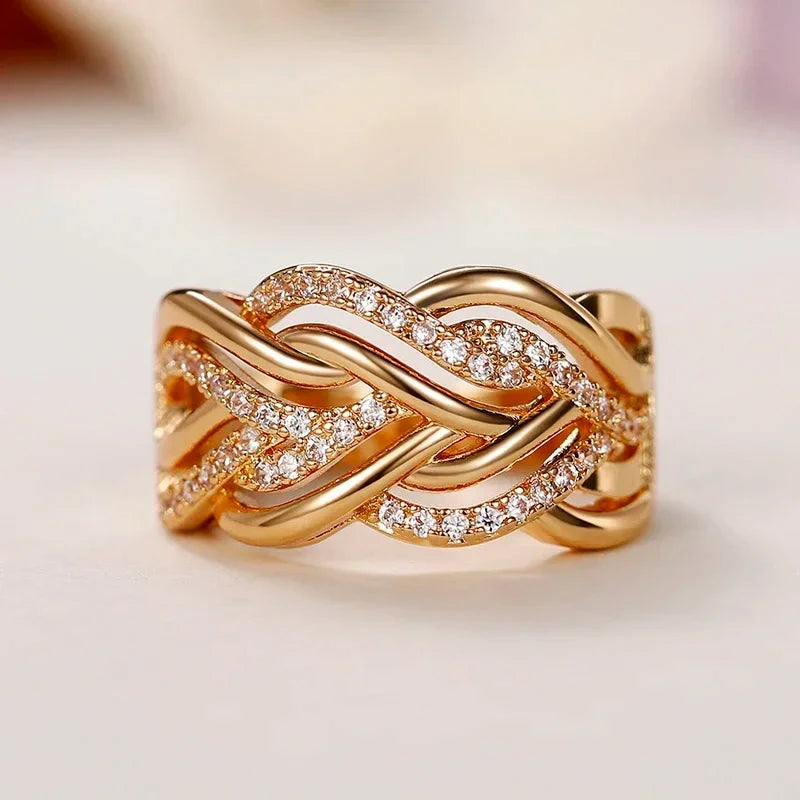 8-shaped Women Rings with CZ Stone Twist Design