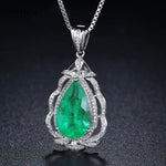 9 Karat Pendant Pear-Shaped Emerald Necklace