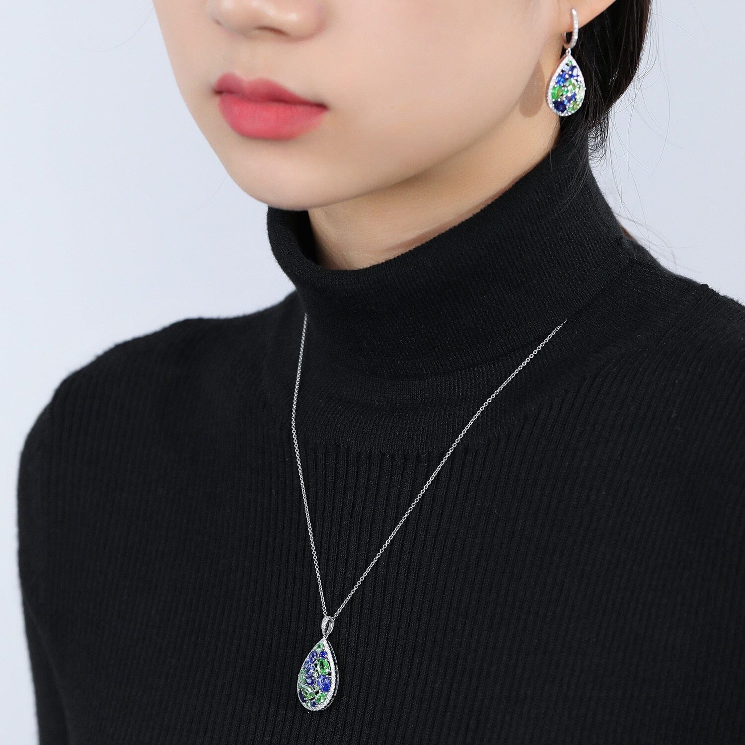 Beautiful Peridot and Sapphire Gemstone Jewelry SetNecklace