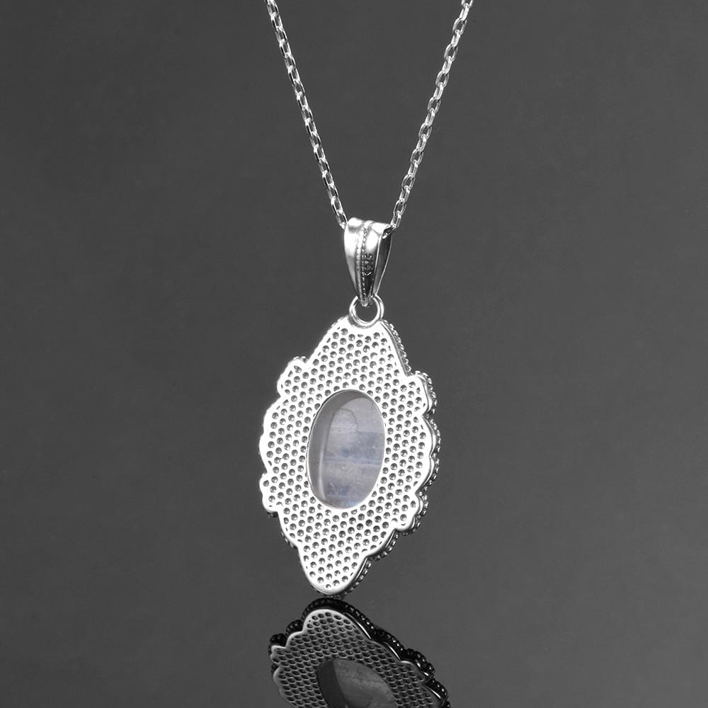 Lovely Natural Moonstone Necklace Pendants - 925 Sterling SilverNecklace