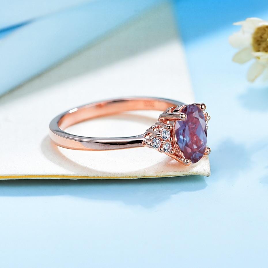 Lovely Alexandrite White Topaz Oval RingRing