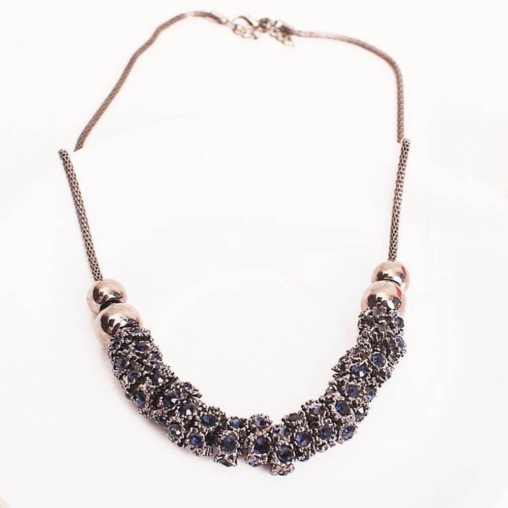 Elegant Vintage Crystal NecklaceNecklace