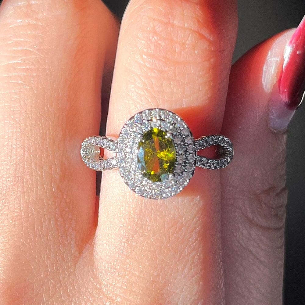 Stunning Elegant Olive Green CZ Temperament Proposal RingRing