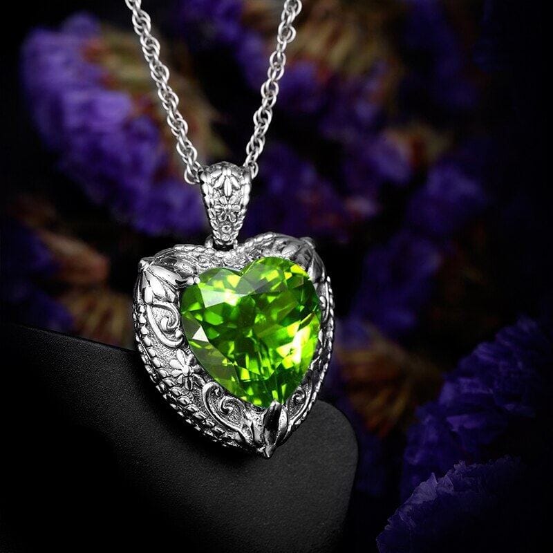 Lovely Heart Shaped Olivine Peridot Crystal Pendant Necklace - 925 Sterling SilverNecklace