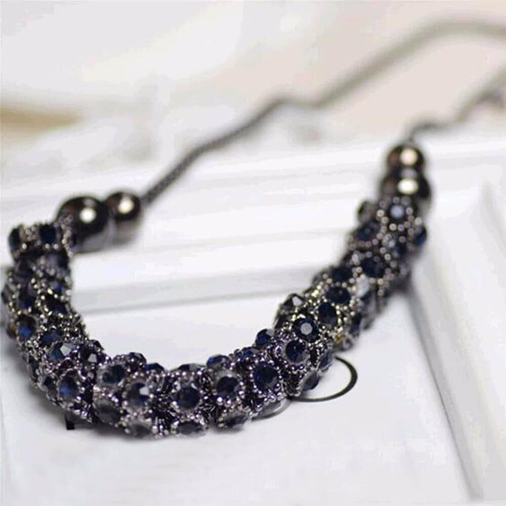 Elegant Vintage Crystal NecklaceNecklace