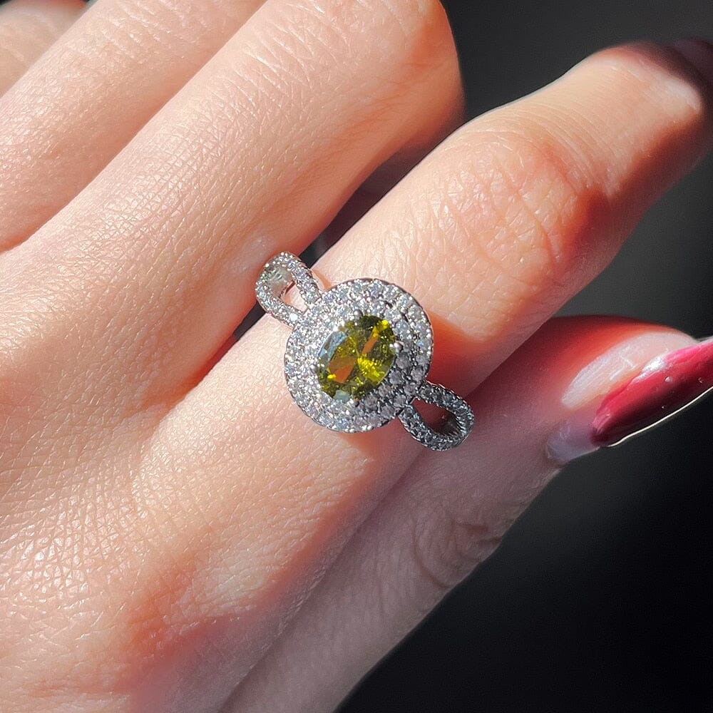 Stunning Elegant Olive Green CZ Temperament Proposal RingRing