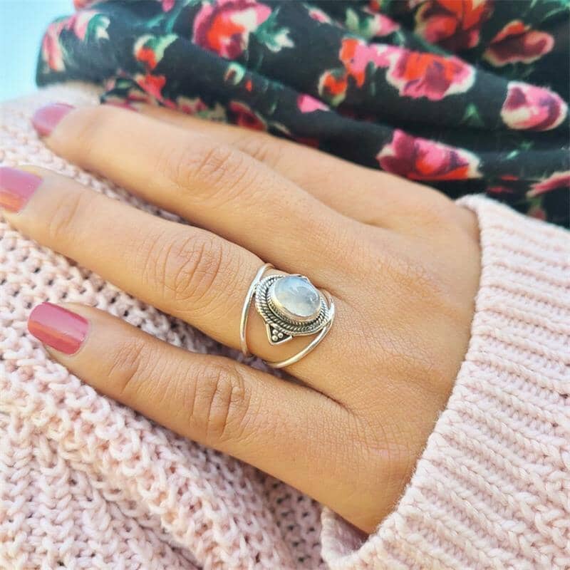 Trendy And Fashionable Moonstone RingRing