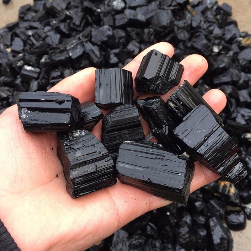 Black Tourmaline Healing StonesRaw Stone