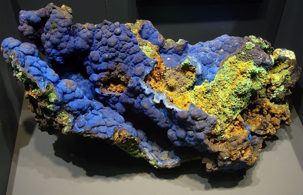 Healing Crystal Handbook: Azurite