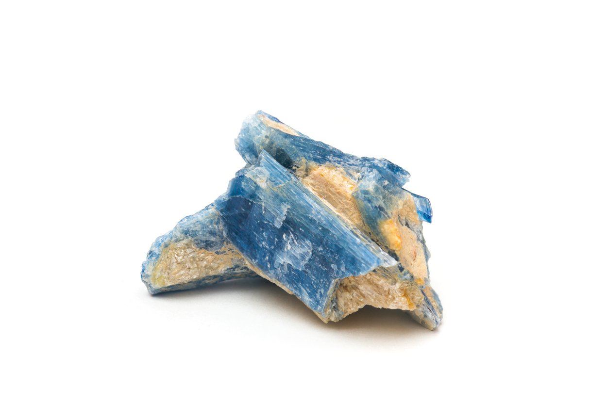 Blue Kyanite Meanings, Properties and Uses