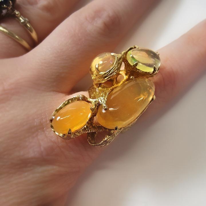 Know The Controversial Powers Of Fire Opal Rings and Use It