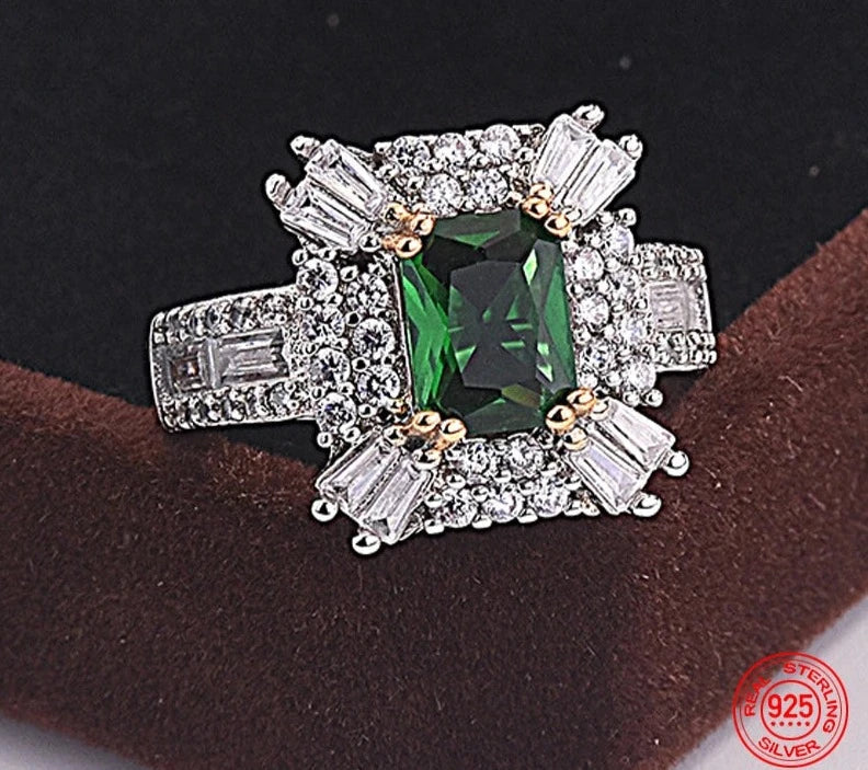 Charm Emerald Ring in 925 Sterling Silver10