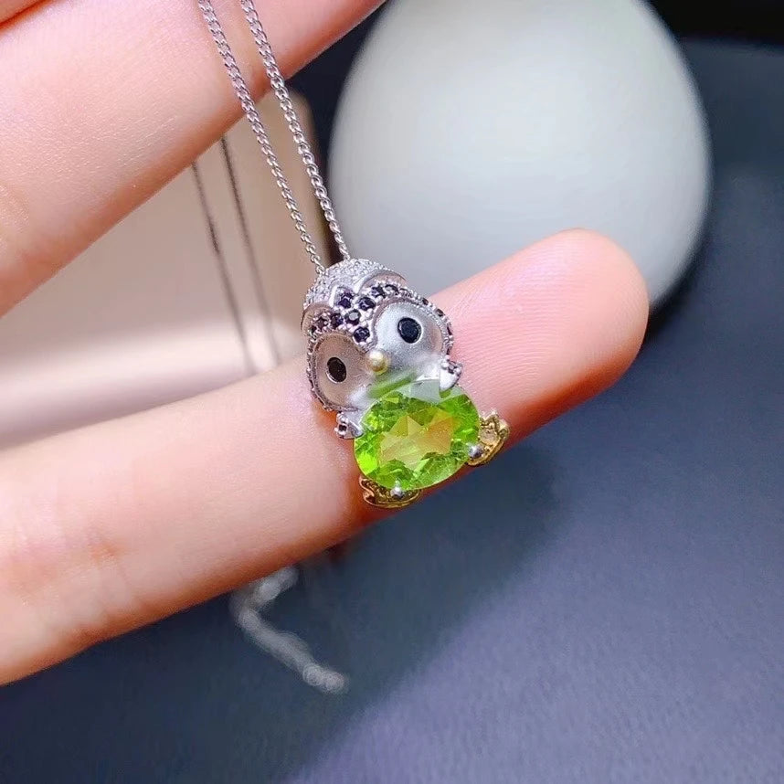 925 Sterling Silver Natural Peridot Women's lovely fresh Penguin GEM PENDANTGreen