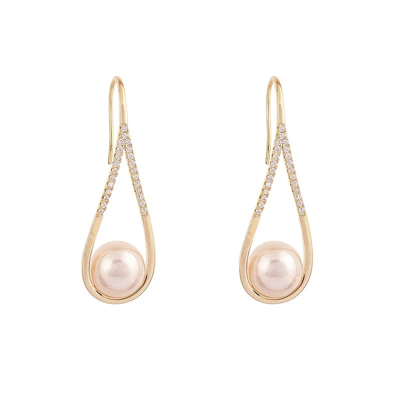 Exquisite Geometric Dangle Pearl Earrings for Women