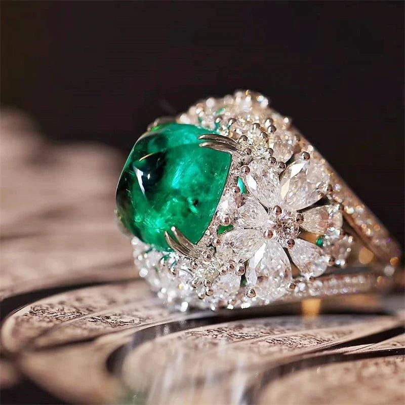 Huitan Women's CZ Ring – Floral, Trendy, ElegantF11947