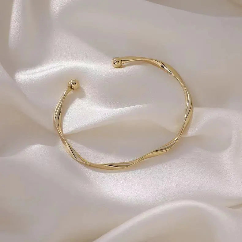 Unisex Twisted Metal Cuff BraceletGold-color