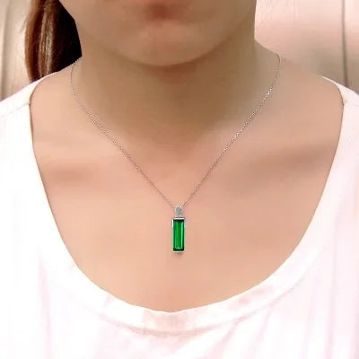 Elegant Emerald Pendant Necklace