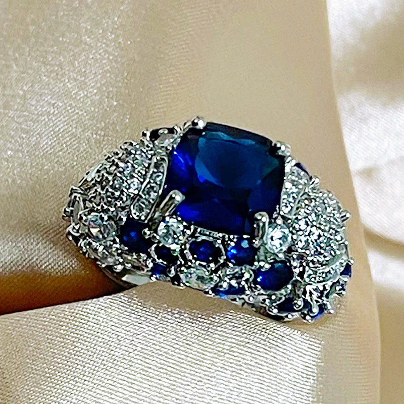 Elegant Silver 925 Ring For Charm Women With Oval Blue Sapphire Gemstones