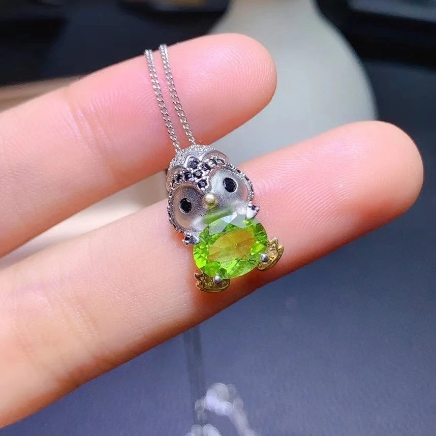 925 Sterling Silver Natural Peridot Women's lovely fresh Penguin GEM PENDANT