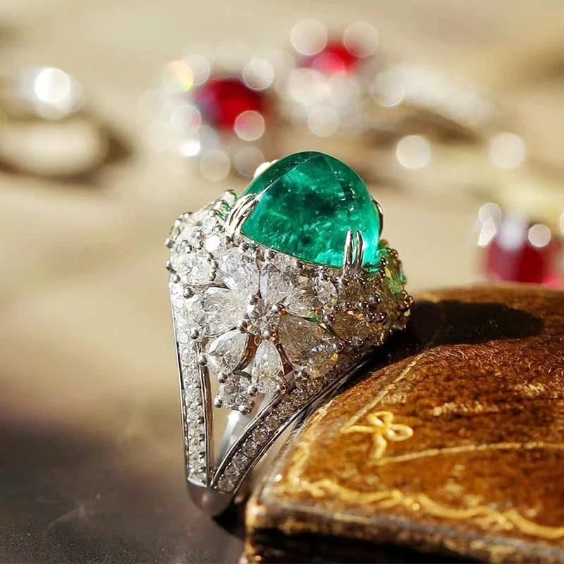 Huitan Women's CZ Ring – Floral, Trendy, Elegant