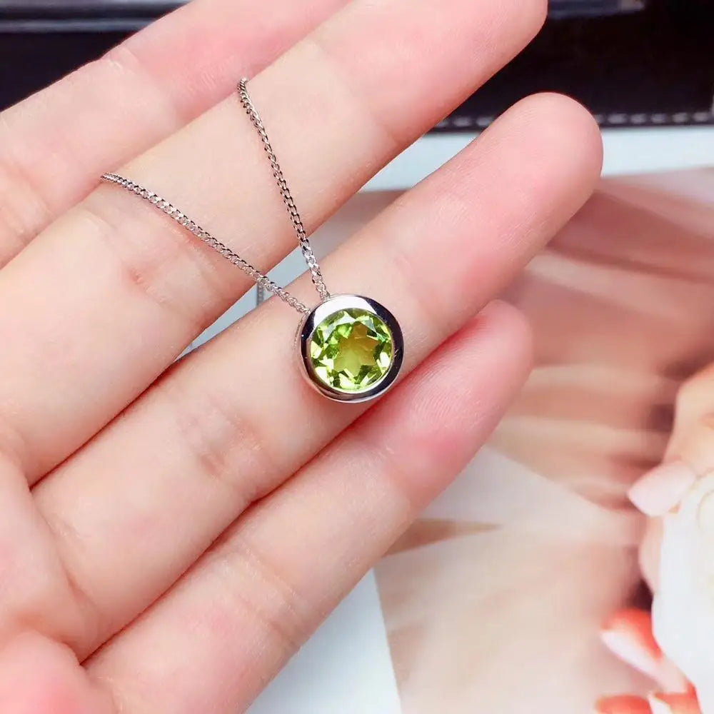 Chic Green Peridot Gemstone pendant for women