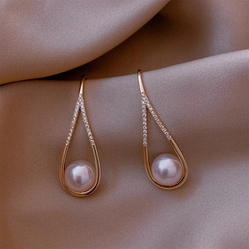 Exquisite Geometric Dangle Pearl Earrings for WomenGold-color