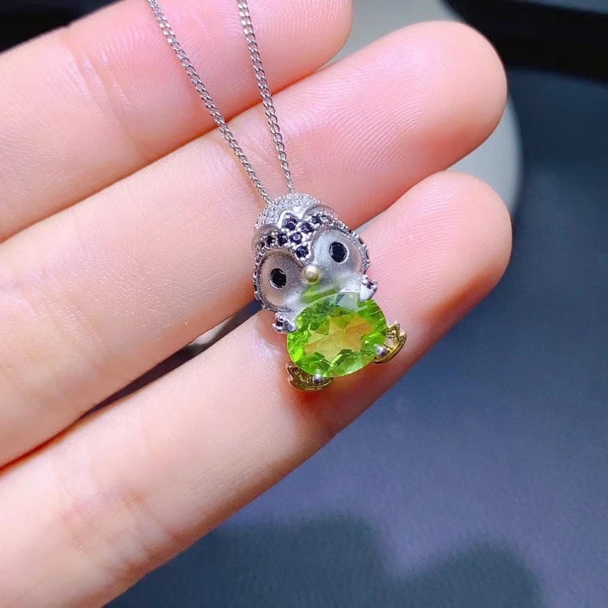 925 Sterling Silver Natural Peridot Women's lovely fresh Penguin GEM PENDANT