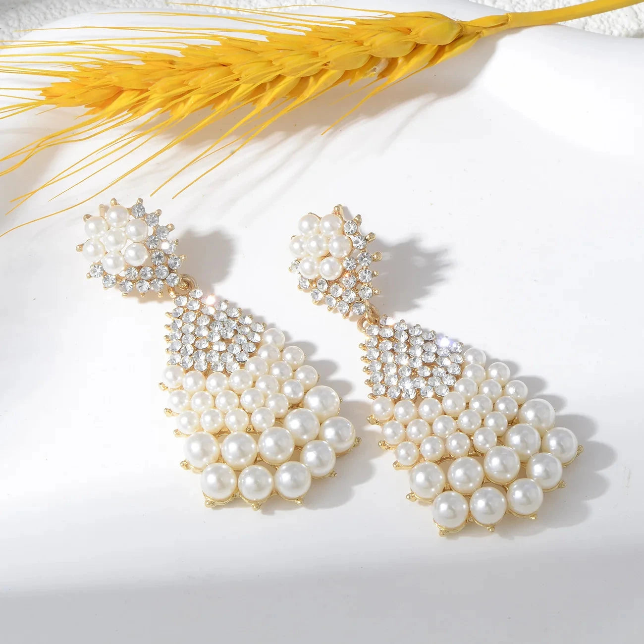 Luxurious pearl earrings full of diamonds zircons geometric large water drops versatile retro bridal dress earrings