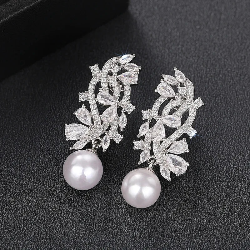 Horse Eye Geometric Pearl Earrings – High-End Luxury