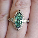 Fashionable Retro Green Horse Eye Zircon Inlaid Women's Ring