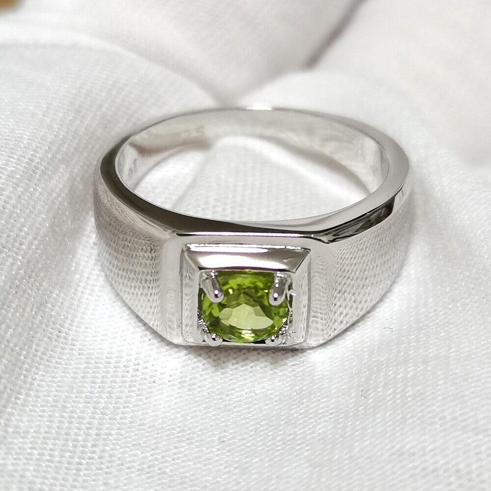 Natural Green Peridot Men Ring 925 Silver Well Polished 5.5mm Gemstone0