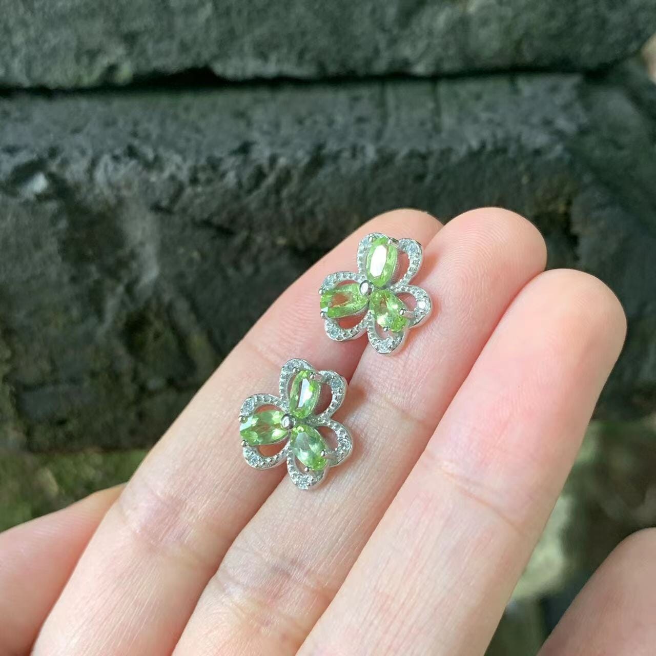 Dainty Flower Peridot Silver Stud EarringsEarrings