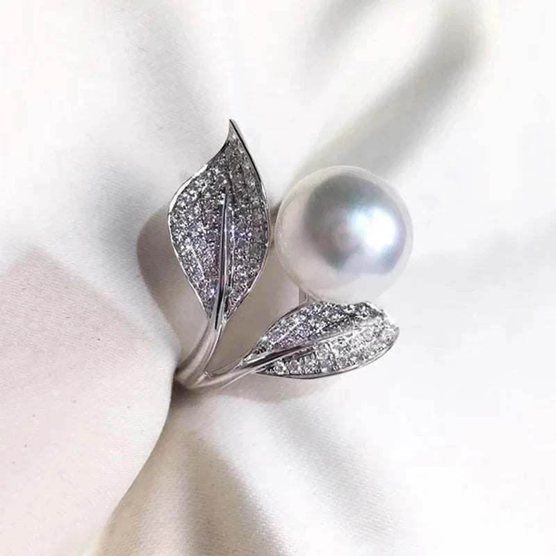 Leaf Design Simulated Pearl Ring for WomenQ7707