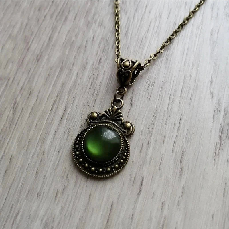 Gorgeous Carved Bohemian Garnet Pendant NecklaceYA4293-1
