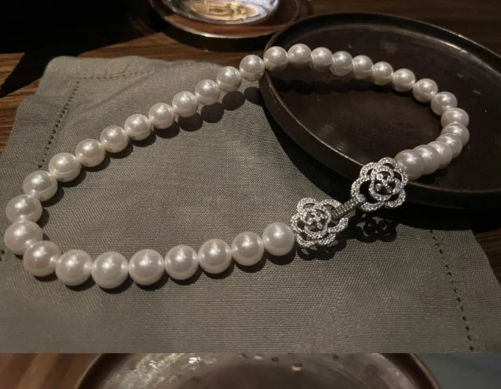 Exquisite Double Camellia Buckle Pearl Necklace Short ChainPlatinum Plated