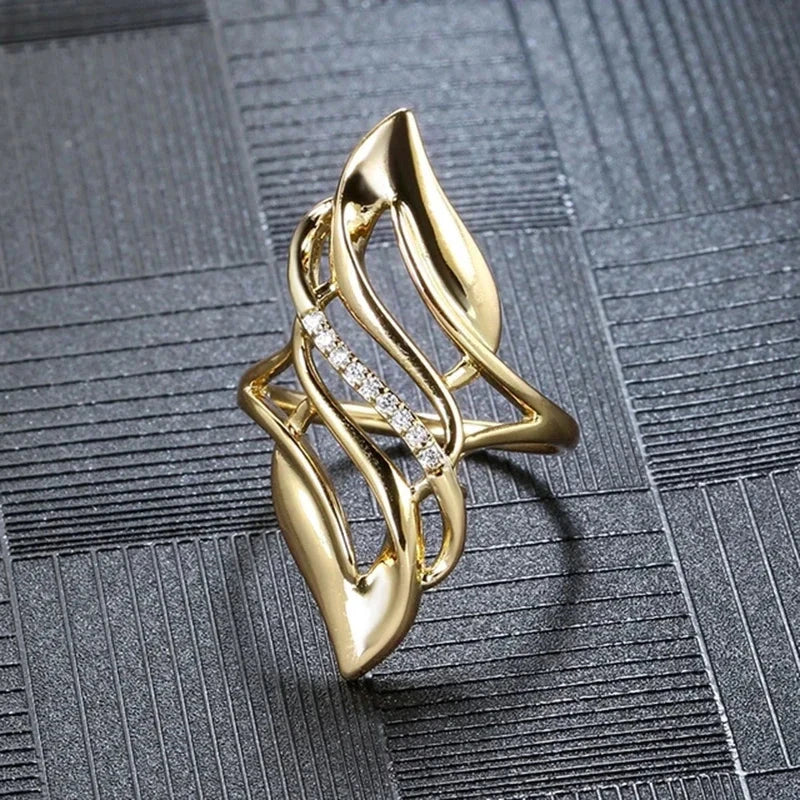 Hollow Out Modern Shaped Finger Ring for WomenQ6116