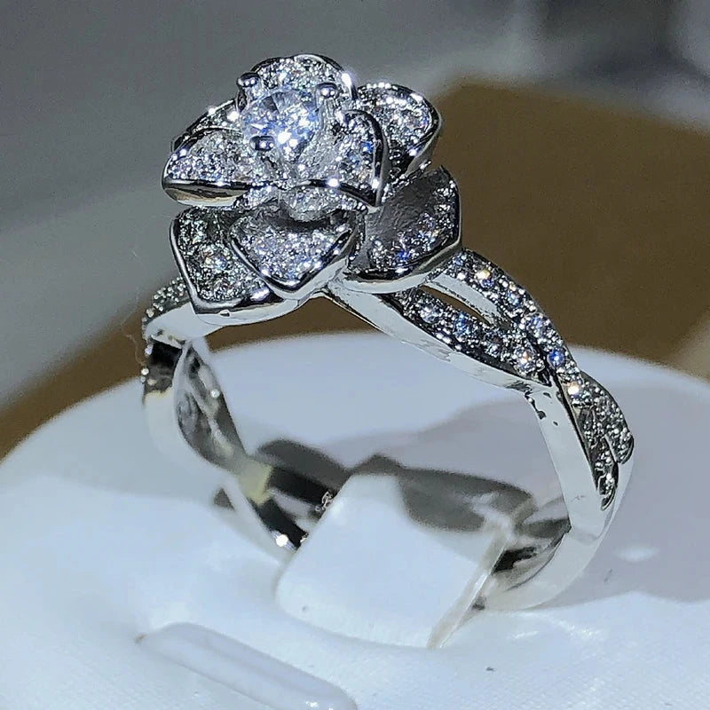 InterTwined Three-Dimensional Rose Ring White Zircon Full Diamond Ring