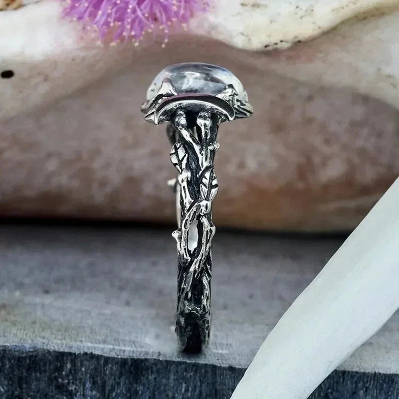 Women's Chic Vintage Ring – Moon & Leaf Band